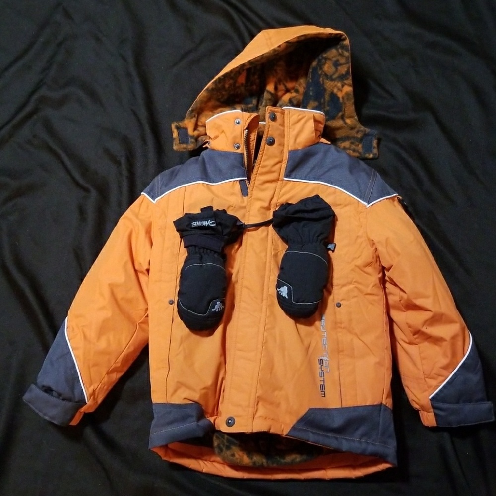 Boys Protection system jacket and Call me gloves